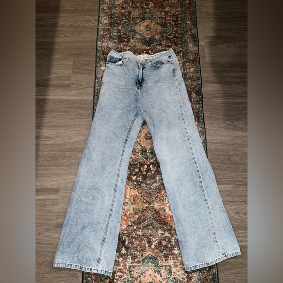 Two pairs of fashion nova jeans - Picture 4 of 4